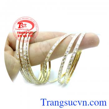 Vòng tay 7 chiếc là sản phẩm kì thú hàng độc thú chơi đọc đáo cho nhiều chị em. Vòng tuần vàng 18k Italia đẹp