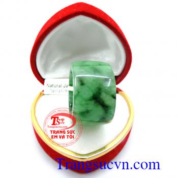 Nhẫn phỉ thúy cho nam