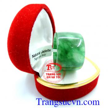 Nhẫn ngọc phỉ thúy tự nhiên