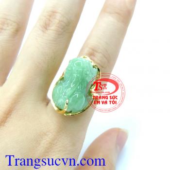 Nhẫn Tỳ Hưu Nữ Vàng đem lại may mắn cho phái nữ, đeo nhẫn tỳ hưu nữ mang lại cảm giác khỏe mạnh tự tin khi giao tiếp. Tỳ Hưu sẽ đem tài lộc cho ai sở hữu nó.