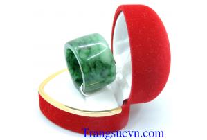 Nhẫn phỉ thúy ngón cái