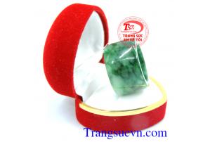 Nhẫn phỉ thúy ngón cái