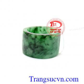 Nhẫn ngọc phỉ thúy bản vuông