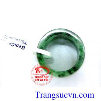 Nhẫn ngọc phỉ thúy bản vuông