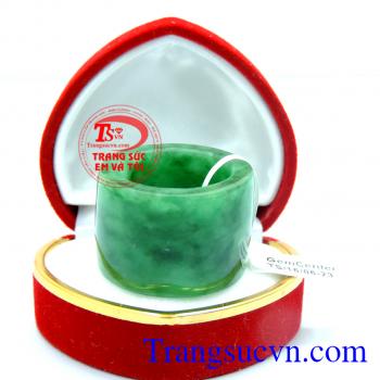 Nhẫn ngọc phỉ thúy đẹp là món trang sức quý với ý nghĩa đẳng cấp,dành cho người thân yêu ngọc phỉ thúy,nhẫn dành cho phái mạnh