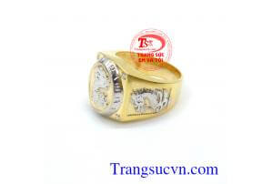 Chiếc Nhẫn nam vàng rồng chất lượng vàng đảm bảo,Uy tín bền đẹp và sáng bóng chiếc Nhẫn nam vàng rồng bảo hành chu đáo,thiết kế và chế tác.Nhẫn nam vàng rồng sang trọng, thời trang và đẳng cấp, phù hợp phong cách phái mạnh.