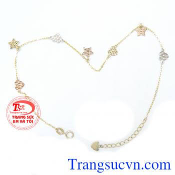 Lắc chân vàng hình trái tim xem kẽ ngôi sao hi vọng mang lại may mắn cho người đeo, gửi gắm tấm lòng của người tặng. Lắc chân vàng tây.