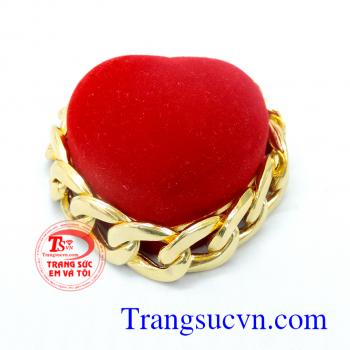 Sản phẩm lắc tay nam vàng tây 10k cao cấp với kiểu dáng đẹp,nam tính phong cách mạnh mẽ sản phẩm được Công ty trang sức em và tôi chế tác và cung cấp trên toàn quốc