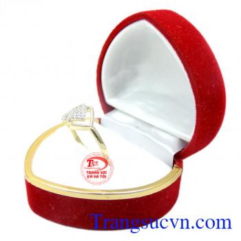 Nhẫn nữ vàng tây giá rẻ là món quà ý nghĩa và đơn giản cho các chàng lựa chọn tặng nàng được thiết kế tinh tế,