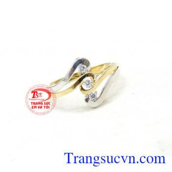 Nhẫn nữ đính đá giá rẻ TSVN bảo hành uy tín.