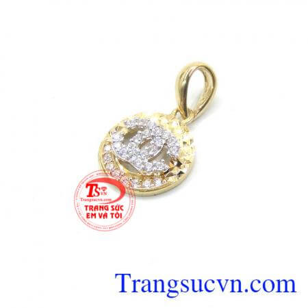 Sản phẩm mặt dây chuyền vàng tây kiểu dáng đẹp nhập khẩu Hàn Quốc hợp thời trang và sang trọng quý phái dễ kết hợp với trang phục. Mặt dây chuyền nữ Korea cao cấp