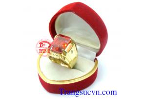 Nhẫn vàng tây đá đỏ