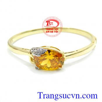 Vòng tay vàng màu vàng