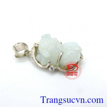 Mặt tỳ hưu ngọc jadeite,  Mang lại may mắn người mệnh mộc, mệnh hỏa, Sản phẩm chất lượng Uy Tín Thiết Kế đadạng cho người sử dụng tùy ý lừa chọn