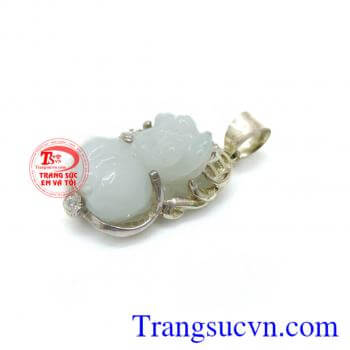 Mặt tỳ hưu ngọc jadeite,  Mang lại may mắn người mệnh mộc, mệnh hỏa, Sản phẩm chất lượng Uy Tín Thiết Kế đadạng cho người sử dụng tùy ý lừa chọn