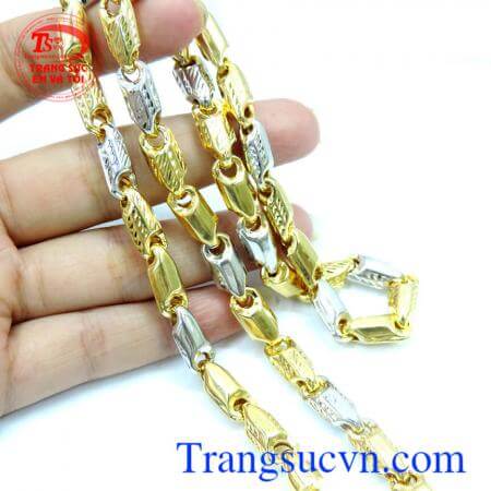 Dây vàng nam 10k lịch lãm không những tôn lên vẻ sang trọng, lịch lãm mà nó còn mang lại may mắn trong công việc cũng như cuộc sống của bạn.