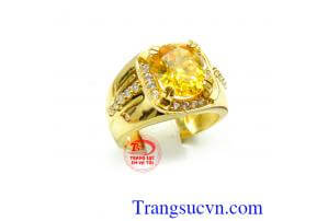 Nhẫn nam vàng tây đá vàng chất lượng vàng đảm bảo uy tín,mặt đá màu vàng,nhẫn vàng tây hột màu vàng chanh,nhẫn nam vàng tây đẹp hợp phong thủy và trang phục,đeo sang trọng và nổi bật giữi đám đông