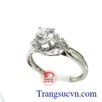 Nhẫn nữ vàng trắng sáng, Nhẫn vàng trắng tinh tế tôn vinh phái đẹp,nhẫn vàng trắng dành cho nữ đeo ngón giữa,chất lượng vàng đảm bảo,thế tác tinh tế. quyến rũ hợn phù hợp với mọi không gian và trang phục