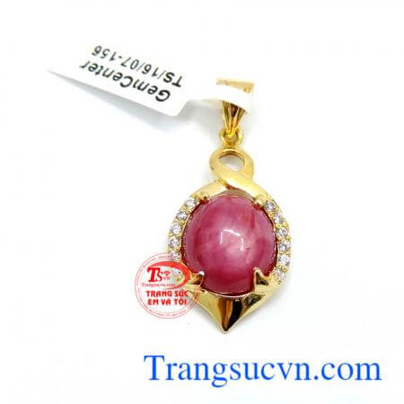 Mặt ruby vẻ đep kiêu hãnh vượt thời gian