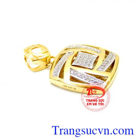 Mặt dây kết hợp vàng tây 10k và đá cz tạo độ lấp lánh cho sản phẩm. Mặt dây nữ sang trọng giá rẻ