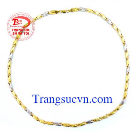 Dây chuyền vàng có thể kết hợp cùng mặt dây để thay đổi phong cách. Dây chuyền vàng đẹp