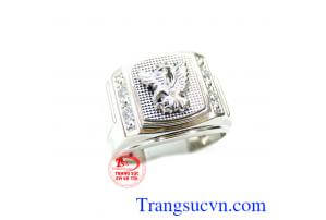 Chiếc Nhẫn nam vàng trắng 18k đảm bảo chất lượng nhẫn vàng trắng 75%Au tiêu chuẩn quốc tế, sáng bóng, bền đẹp, hợp thời trang