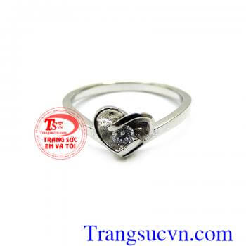 Trang sức nhẫn nữ vàng trắng sản xuất tại công ty trang sức em và tôi với kiểu dáng đẹp,mãu mã đa dạng.