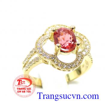 Nhẫn nữ đá quý spinel có giấy kiểm định. Nhẫn nữ spinel hoa 4 cánh xinh
