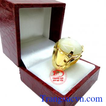 Nhẫn nam vàng tây thiết kế và chế tác tinh tế, đeo hợp thời trang và sang trọng dành cho nam