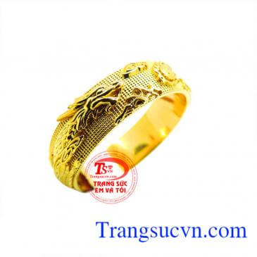 Nhẫn nam rồng vàng 18k thể hiện sự quyền lực và mạnh mẽ, thiết kế độc đáo, cá tính