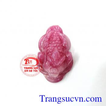 Thiềm thừ đá ruby thiên nhiên