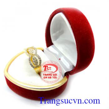 Nhẫn nữ vàng tây chế tác tinh tế mang đến những đường nét sáng,bóng bền đẹp.