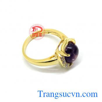 Bán chiếc nhẫn vàng tây 14k kết hợp với đá thạch anh tím thiên nhiên.