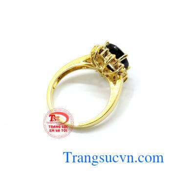 Nhẫn nữ đeo hợp thời trang. Nhẫn nữ đá sapphire thiên nhiên