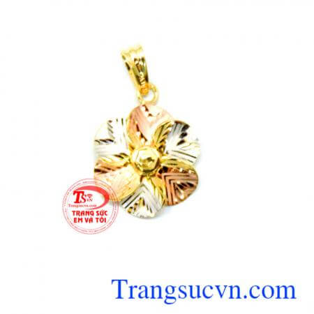 Mặt hoa hạnh phúc 18k tinh tế và sáng bóng, bảo hành 1 năm.