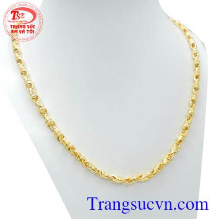 Dây chuyền vòng cổ vàng nam đeo vào sẻ tăng được sự mạnh mẽ củng như bản lĩnh của người đàn ông