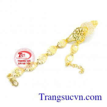 Sản phẩm lắc tay kiểu đẹp sang được đánh giá chất lượng trong nhiều năm. Lắc tay vàng 10k nữ tính tsvn