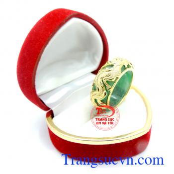 Nhẫn ngọc cẩm thạch màu xanh