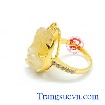Nhẫn thạch anh vàng tỳ hưu bọc vàng 14k