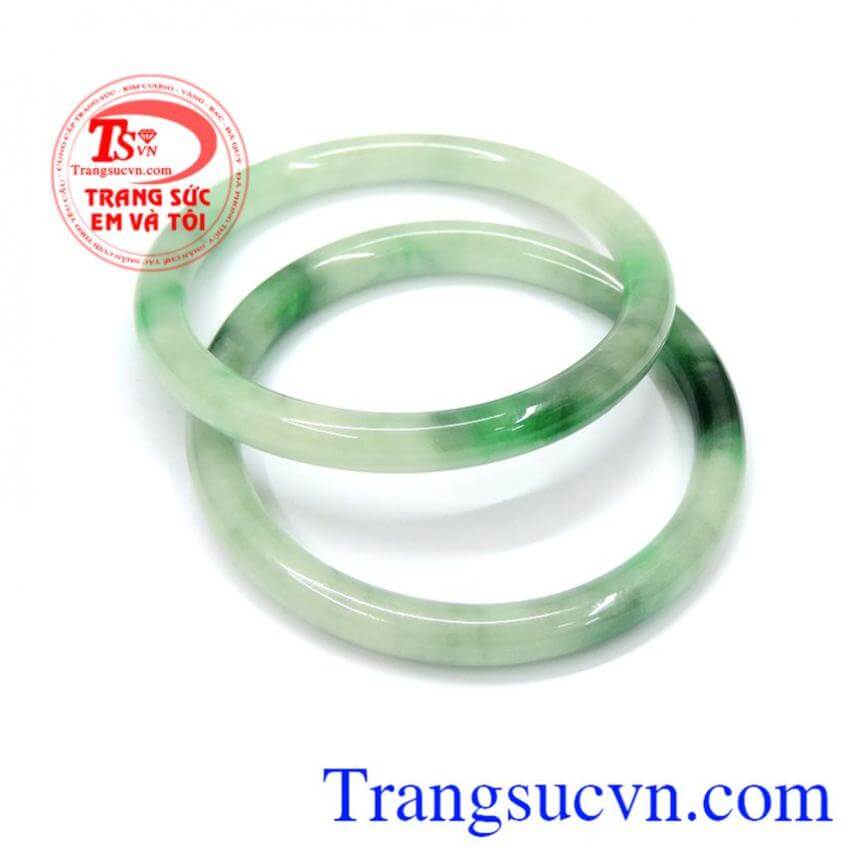 Đôi vòng ngọc cẩm thạch đẹp