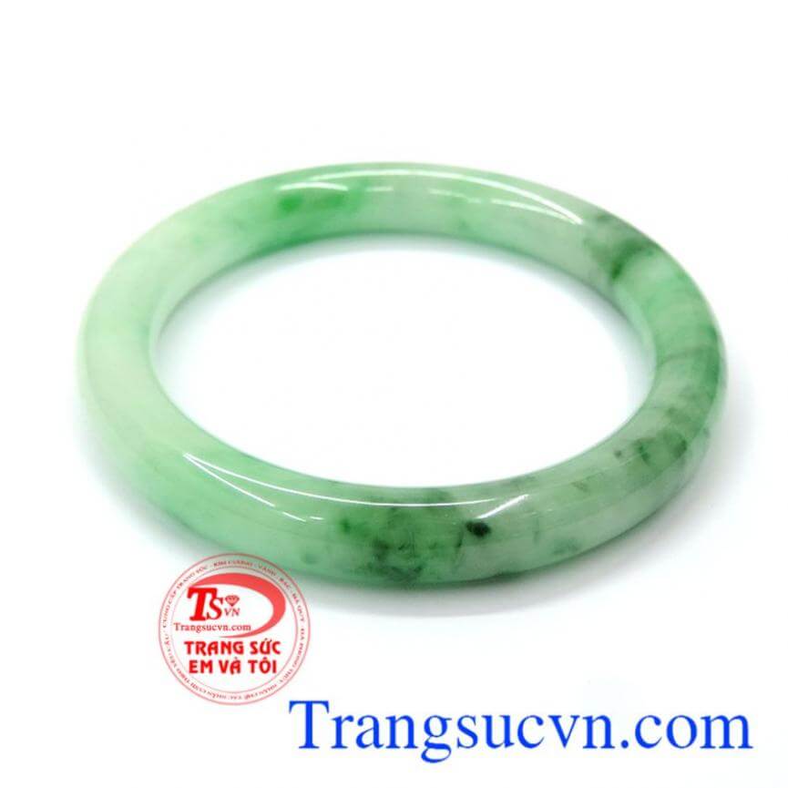 Vòng ngọc cẩm thạch đeo tay 
