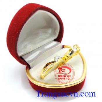Nhẫn cưới tình yêu vàng là minh chứng cho tình yêu mãi mãi bên nhau chung thủy trọn đời làm chứng cho tình yêu