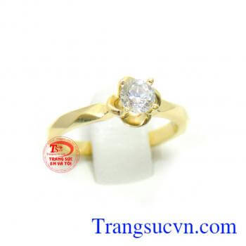 Nhẫn nữ đá quý sang trọng.