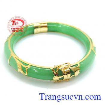 Vòng tay đảm bảo chất lượng. Vòng ngọc xanh bọc vàng 10k hoa văn