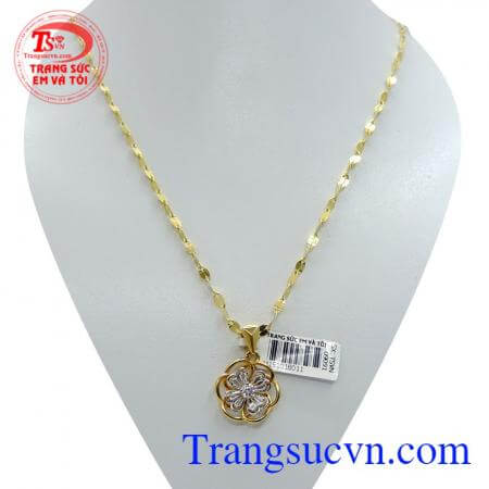 Trang sức bộ dây mặt dây được nhiều khách hàng ưa chuộng và lựa chọn.