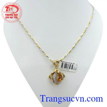 Bộ sản phẩm mặt dây dây chuyền vàng, mặt dây chuyền nữ vàng tây món quà ý nghĩa trong các dịp sinh nhật, lễ tết và kỷ niệm.