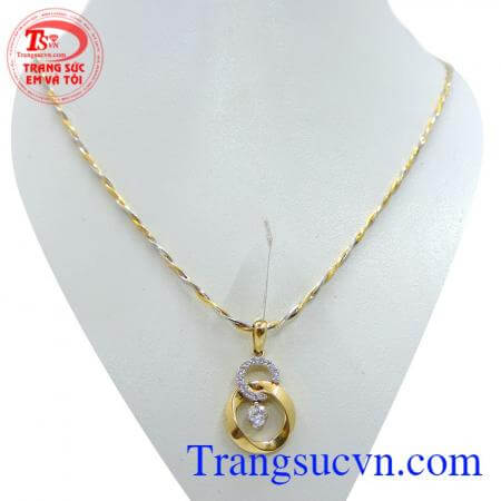 Sản phẩm bộ dây chuyền nữ vàng sẽ khiến nhiều cô gái mê mẩn.
