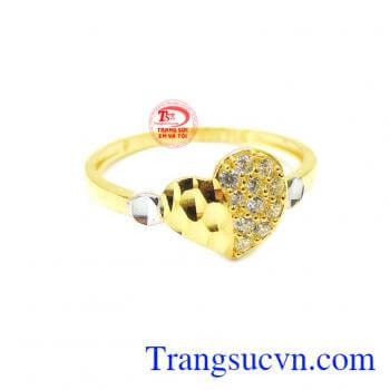 Nhẫn nữ trái tim còn là món quà thể hiện yêu thương vô giá cho người phụ nữ của bạn. Nhẫn nữ trái tim yêu