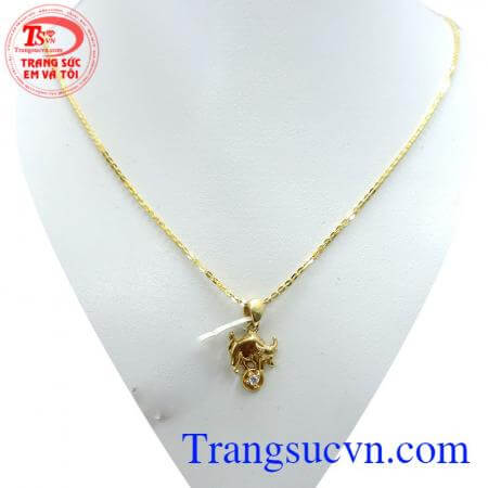 Trang sức bộ kiểu đẹp cho nữ được chế tác tinh xảo nhỏ gọn thích hợp cho nhiều bạn nữ, dễ kết hợp quần áo.