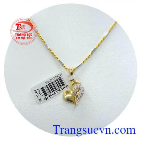 Bộ sản phẩm mặt dây dây chuyền nữ, mặt dây trái tim tình yêu với kiểu dáng đẹp, ý nghĩa sản phẩm kết hợp với dây chuyền vàng 10k giá tốt.